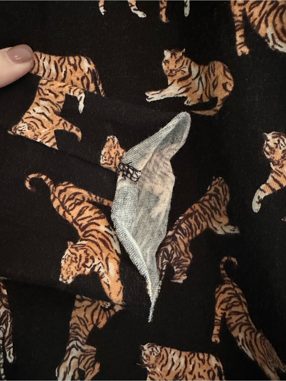 Maeve Anthropologie Cotton Tiger Print Long Sleeve Tee Black Graphic T-Shirt - Picture 6 of 11